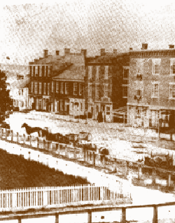 downtownsquare.gif (103370 bytes)